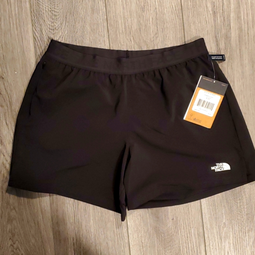 Northface shorts. Size M. Black. NWT.